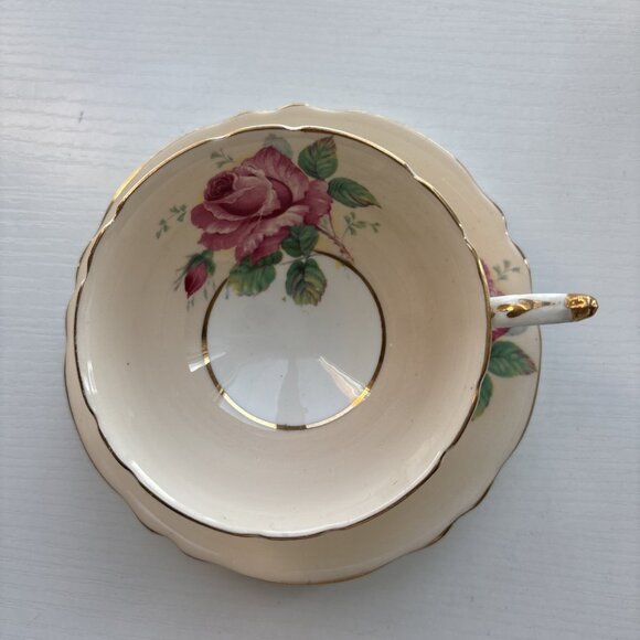 Beautiful Vintage Paragon Pale Yellow and Pink Rose teacup and Saucer - Picture 4 of 8